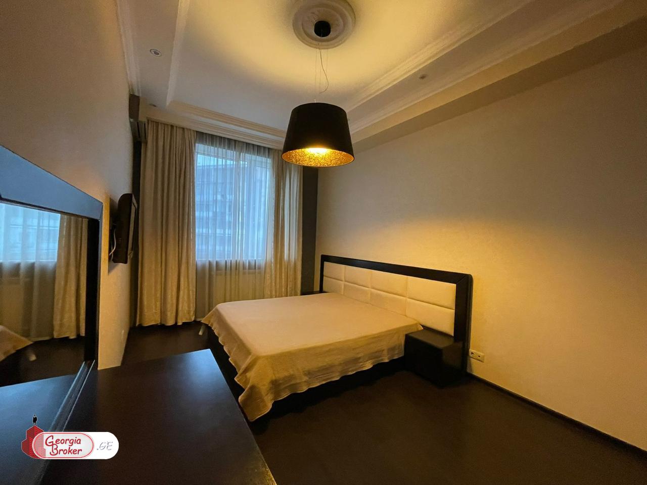 продается квартира с новым ремонтом 3-комнаты